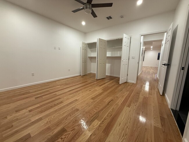 Building Photo - 23 E 44th St