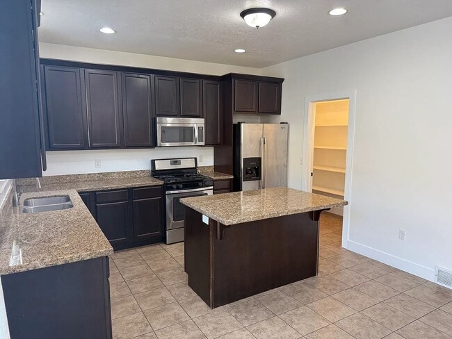 Building Photo - Beautiful Home in Lehi Traverse Mountain on Quiet Cul De Sac