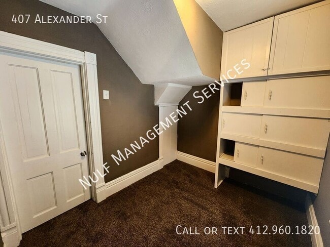 Building Photo - 407 Alexander St