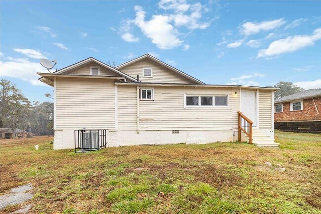 Building Photo - 2141 Fairburn Rd SW