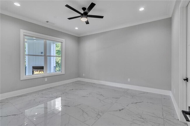 Building Photo - 3671 Hamilton Mill Rd