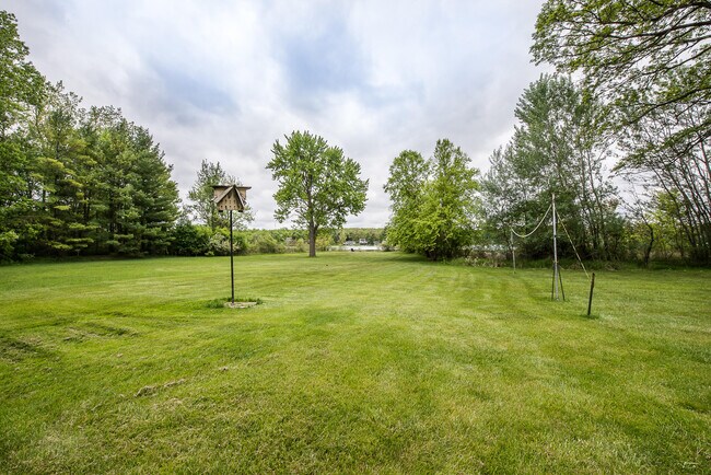 Building Photo - 10985 E Pleasant Lake Rd
