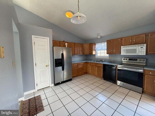 Building Photo - 104 New Kent Ct