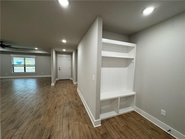 Building Photo - 4203 SW Pawhuska St