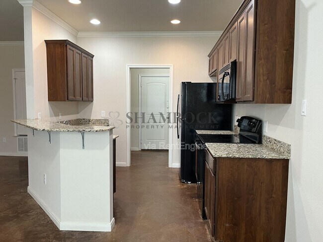 Building Photo - 5604 Foxborough Dr