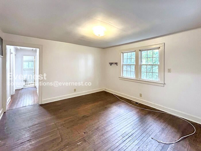 Building Photo - 412 A Griffin Ave