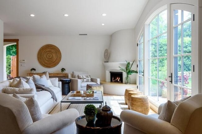 Building Photo - 4357 Cuna Dr
