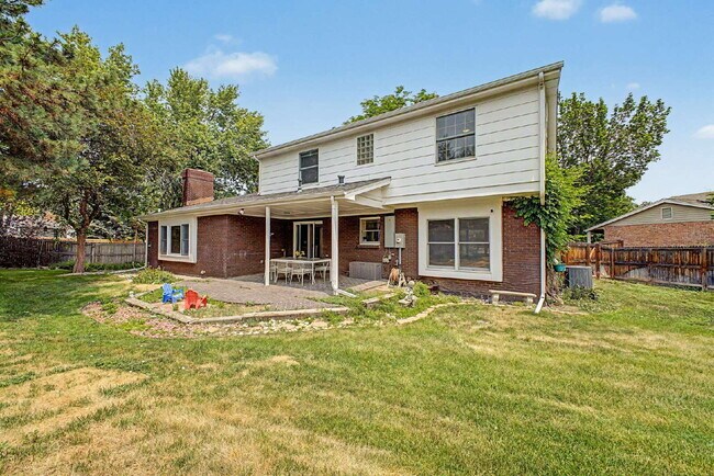 Building Photo - "Spacious 4-Bedroom Oasis with 4 Full Baths in Prime Englewood Location – 3306 Sq. Ft. of Comfort...
