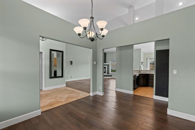 Building Photo - Beautiful Aspen Shores Home – 3 Bed, 1.75 ...