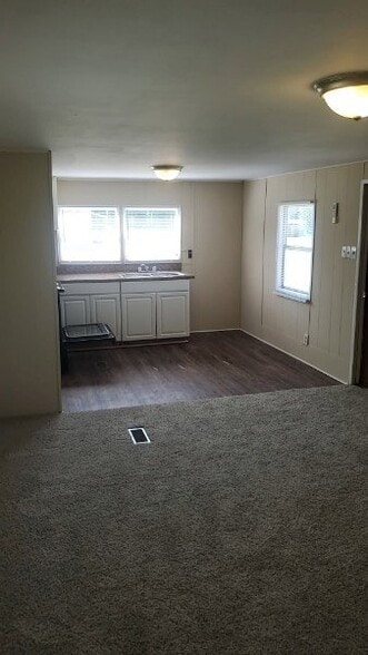 Building Photo - 77 Hurricane Ln