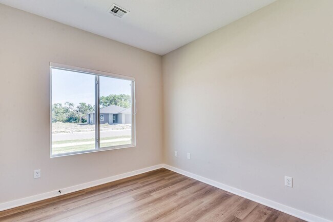 Building Photo - Fox Ridge Marley