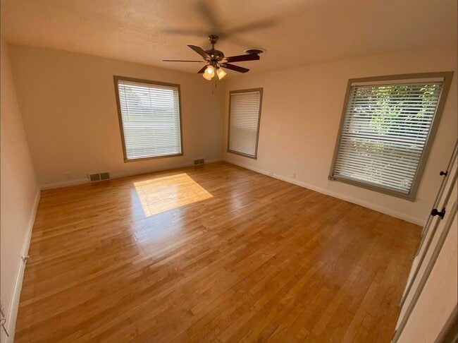 Building Photo - 1011 Walnut St