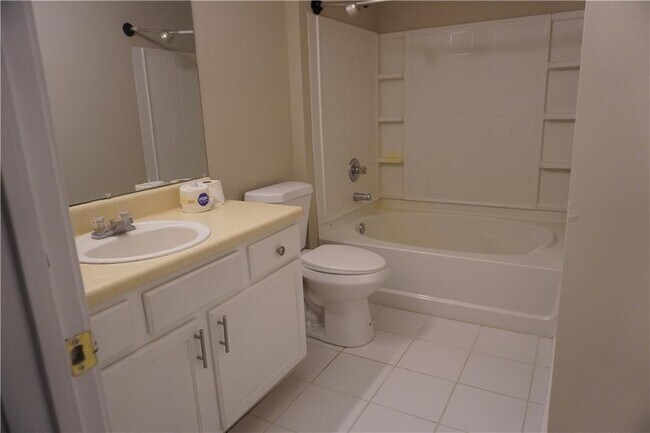 Building Photo - 840 Paper Creek Dr SE