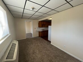 Building Photo - 603 S Evans Ave