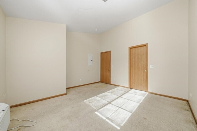 Building Photo - 417 Silverstone Dr