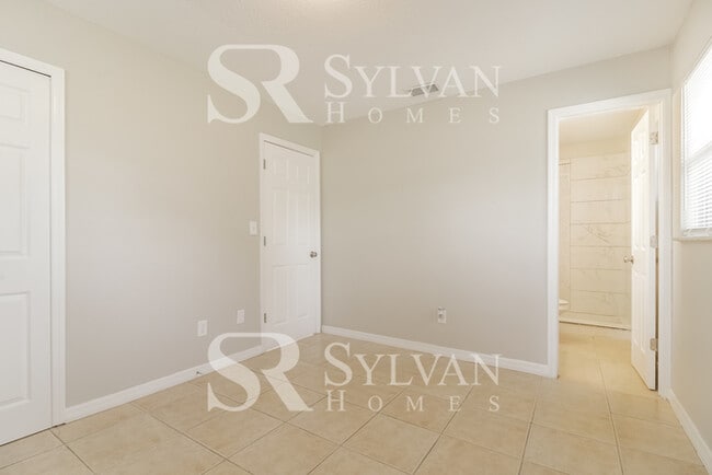 Building Photo - Updated 3 bedroom rancher!