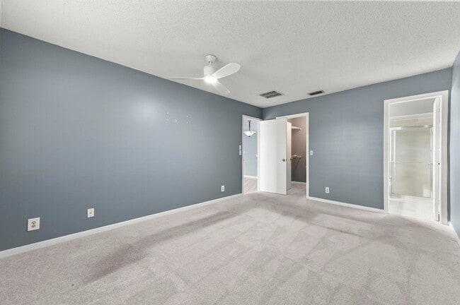 Building Photo - 8495 Lakepoint Ct