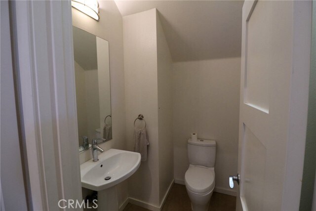 Building Photo - 561 W Maple Ave