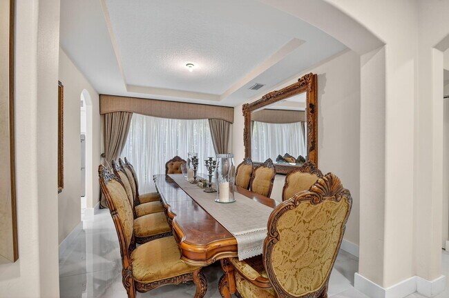 Building Photo - 9167 Oak Alley Dr