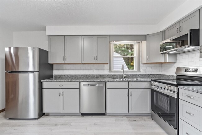 Building Photo - 4 Haskell Rd