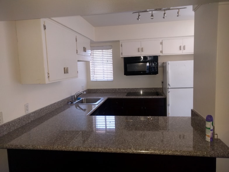 Building Photo - 6501 N 17th Ave