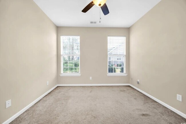 Building Photo - 414 Carriage Lake Dr