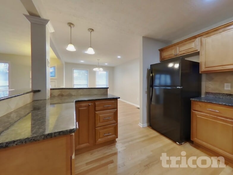 Building Photo - 2280 Lexington Way