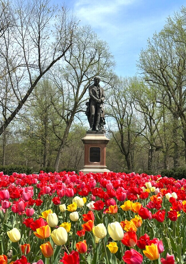 Building Photo - 4269 Botanical Ave