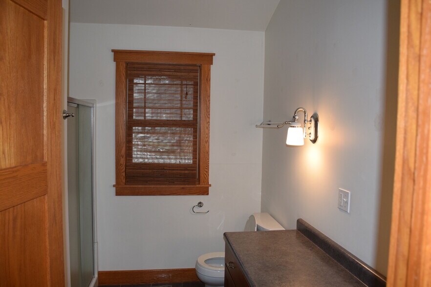 Bathroom 2 - 67 Union St