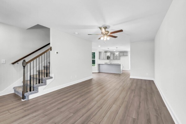 Building Photo - 201 W Point Dr