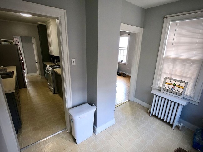 Building Photo - 8/1 Fantastic Location. Fenced Yard. 4 bed 2 bath. Porch. Hardwood. Close to CMU