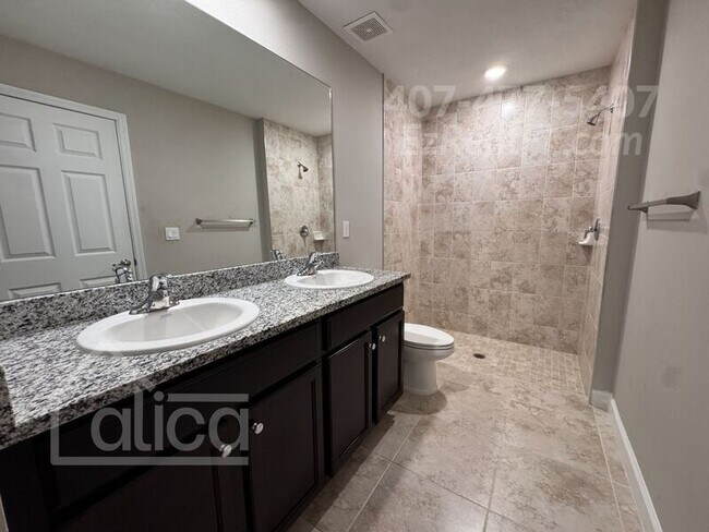 Building Photo - 1223 San Matio St