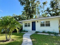 Building Photo - 1802 Cocoanut Ave