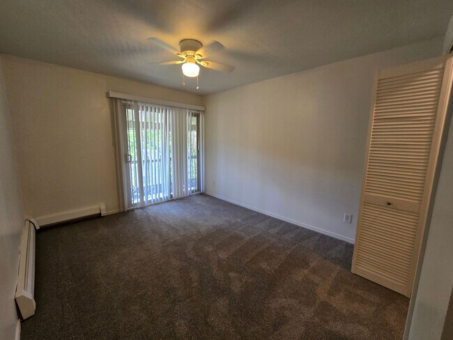 Building Photo - Beautifully Renovated Condo With Huge Balcony!