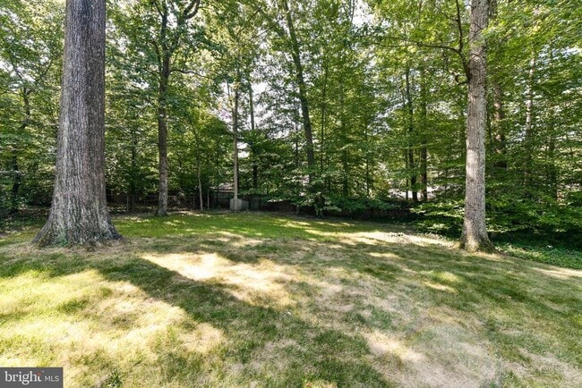 Building Photo - 9205 Hamilton Dr