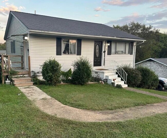 Building Photo - 1208 Pickwick Rd