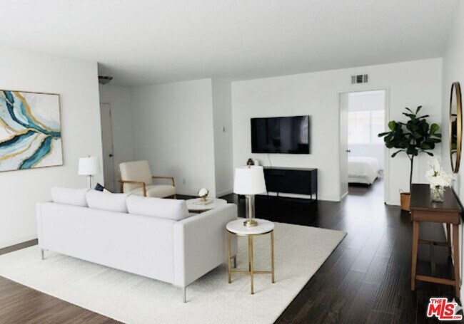 Building Photo - 1475 S Wooster St