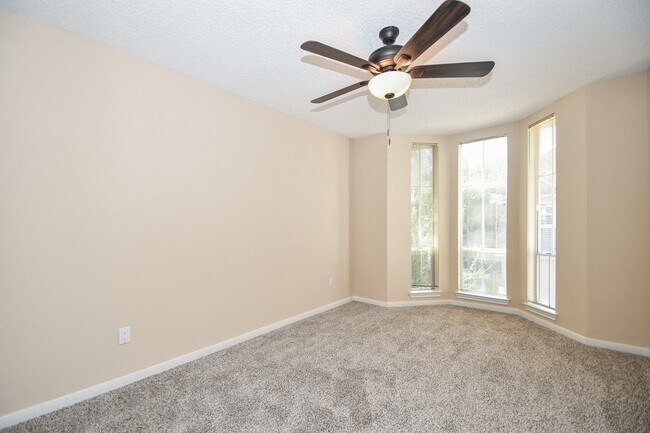 Building Photo - 1643 Beaconshire Rd