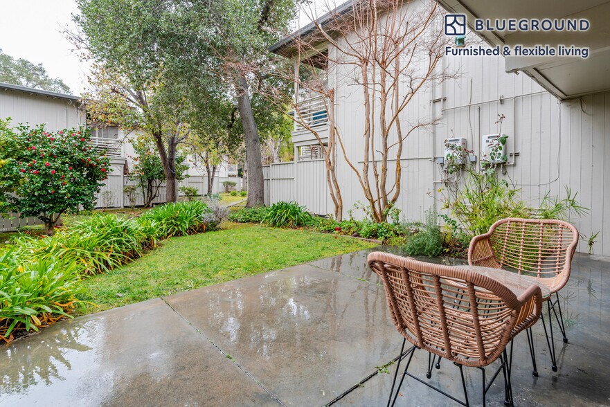 Building Photo - 594 Channing Ave