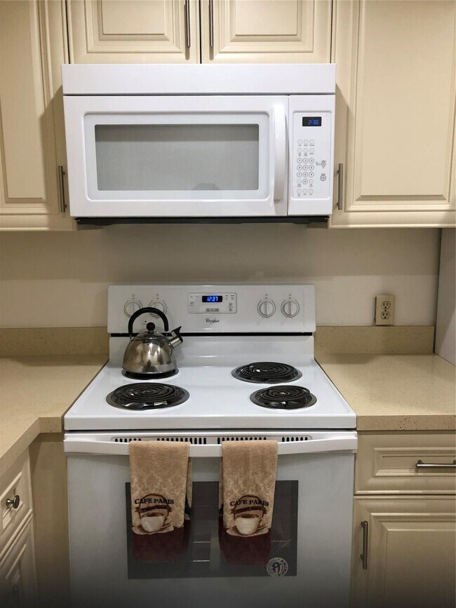 Building Photo - 850 Ter