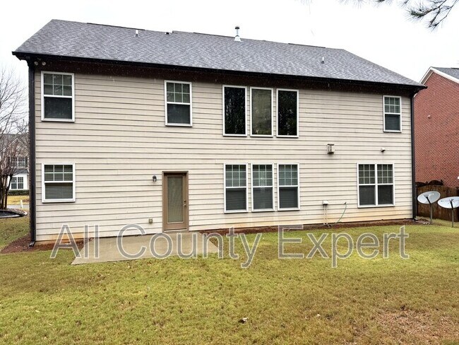 Building Photo - 5005 Shiloh Crossing Way