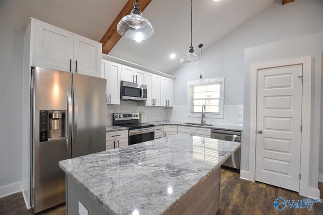 Building Photo - 300 Stone Hill Dr