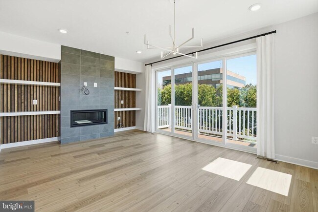 Building Photo - 3599 Aster St