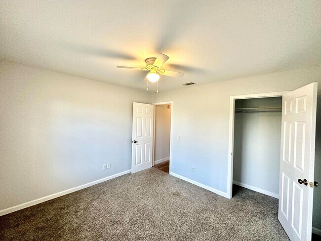 Building Photo - 5127 Stewart Dr