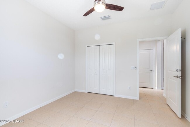 Building Photo - 261 Island Breeze Ave