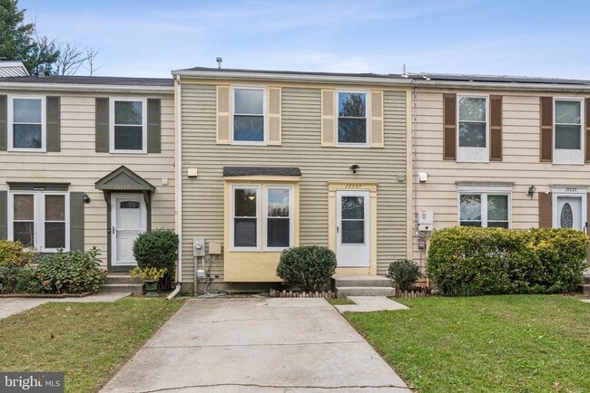 Primary Photo - 15537 N Oak Ct