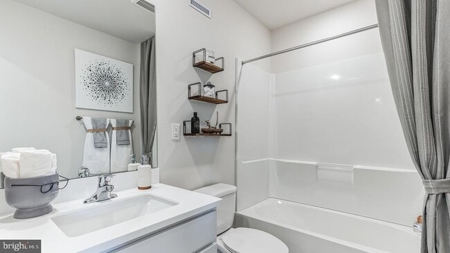 Building Photo - 212 Macoun Way
