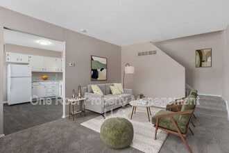 Building Photo - 701 Linwood Dr