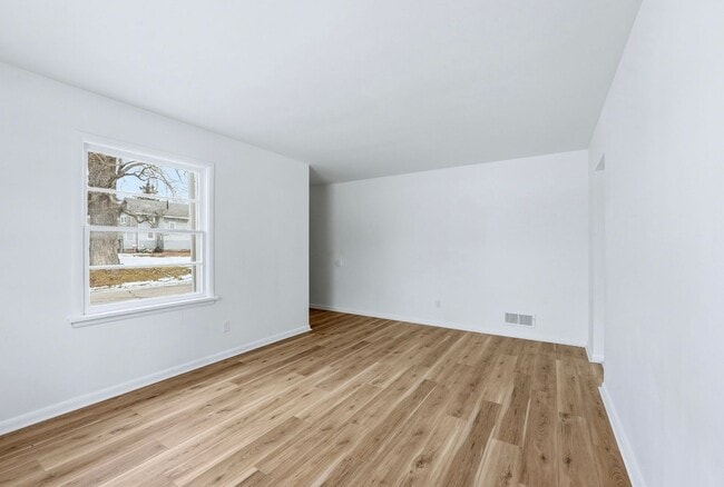 Building Photo - Updated 3 BR with Garage & Basement