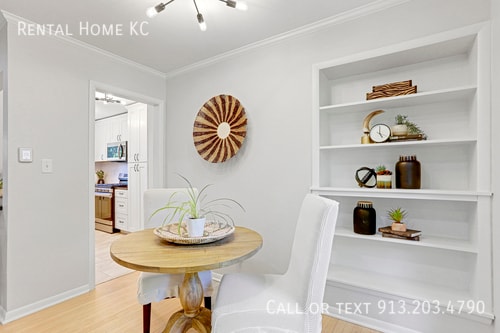 Building Photo - 5906 W 75th Terrace